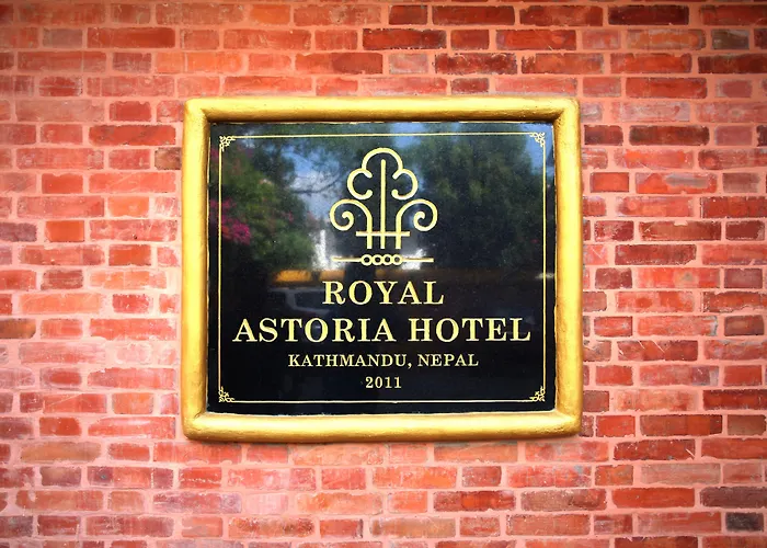 Royal Astoria 3*